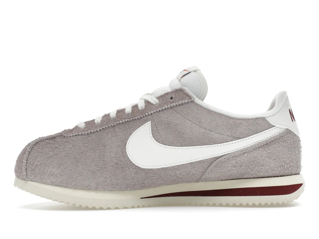 Cortez SE Suede College Grey Dark Team Red Coconut Milk Sail - HF3142-001