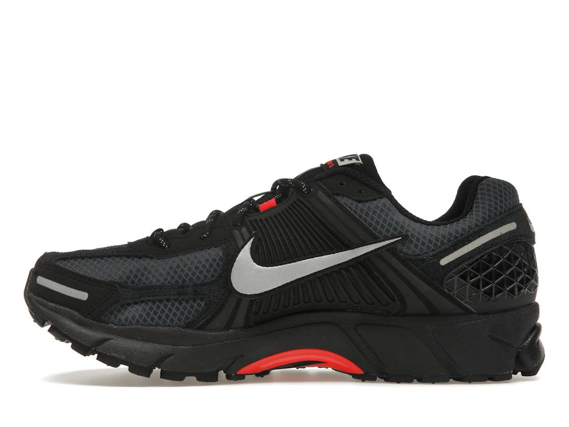 Zoom Vomero 5 Black Metallic University Red - HV2527-002