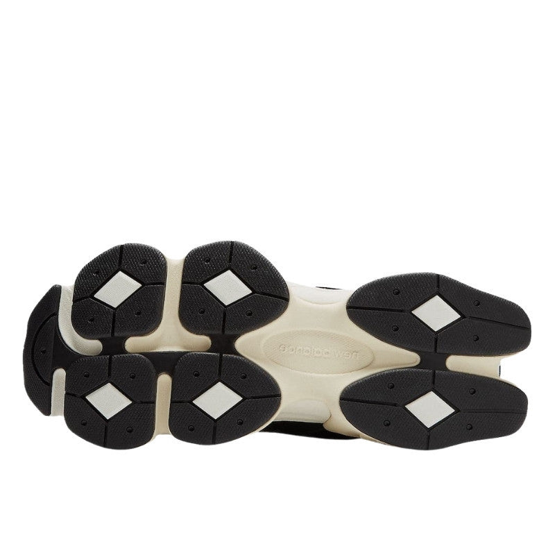 9060 Black White