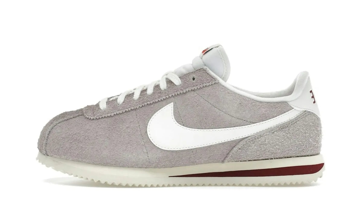 Cortez SE Suede College Grey Dark Team Red Coconut Milk Sail - HF3142-001