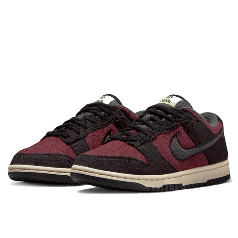 Dunk Low SE Fleece Burgundy Crush