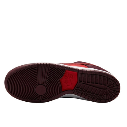 SB Dunk Low Cherry