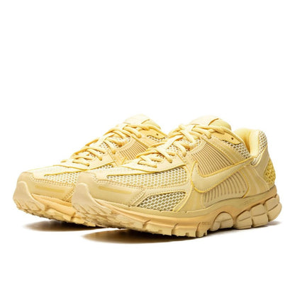 Zoom Vomero 5 Saturn Gold