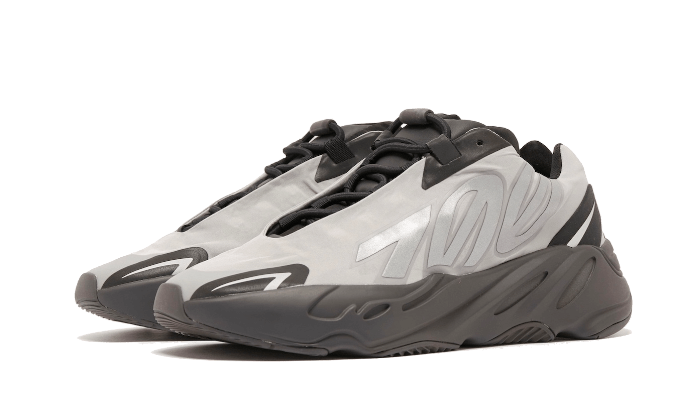 yeezy-700-mnvn-metallic-basketsold