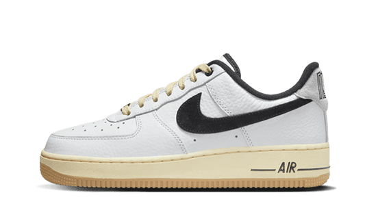 air-force-1-07-lx-low-command-force-summit-white-black-basketsold
