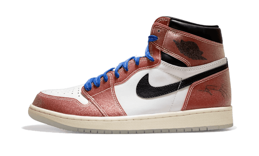 air-jordan-1-retro-high-trophy-room-chicago-friends--family-basketsold