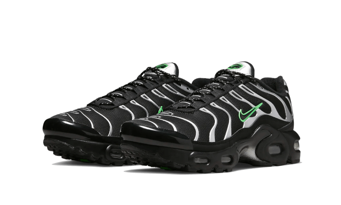 air-max-plus-black-silver-green-strike-basketsold