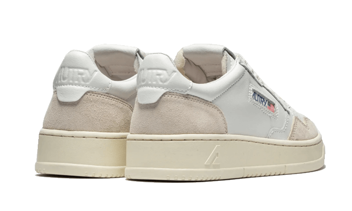 medalist-leather-suede-low-white-basketsold