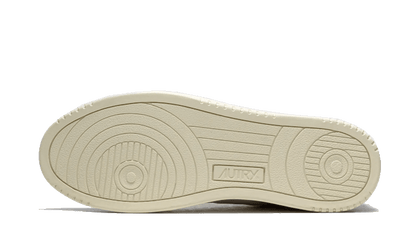medalist-leather-suede-low-white-light-blue-basketsold
