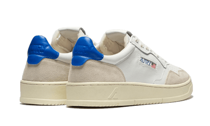 medalist-leather-suede-low-white-light-blue-basketsold