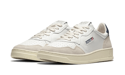 medalist-leather-suede-low-white-navy-basketsold