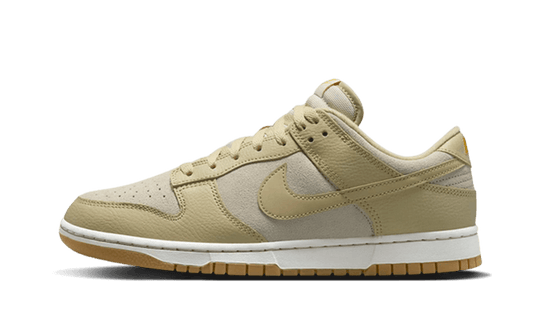 dunk-low-khaki-suede-gum-basketsold