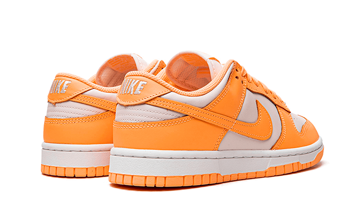 dunk-low-peach-cream-basketsold