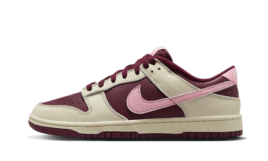 dunk-low-retro-prm-valentines-day-2023-basketsold