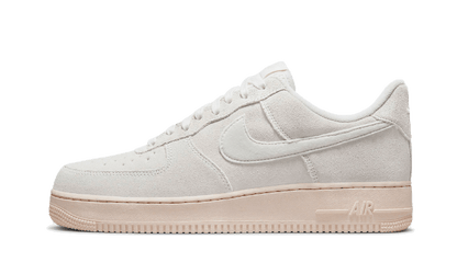 air-force-1-low-winter-premium-summit-white-basketsold