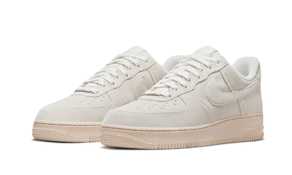 air-force-1-low-winter-premium-summit-white-basketsold