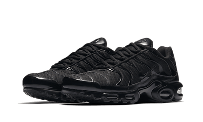 air-max-plus-triple-black-basketsold