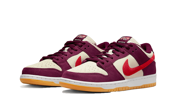 sb-dunk-low-skate-like-a-girl-bordeaux-basketsold