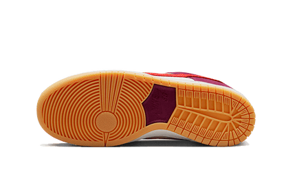 sb-dunk-low-skate-like-a-girl-bordeaux-basketsold