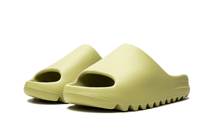 yeezy-slide-resin-restock-pair-basketsold