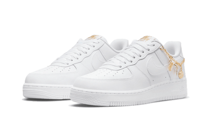 air-force-1-low-lx-lucky-charms-white-basketsold