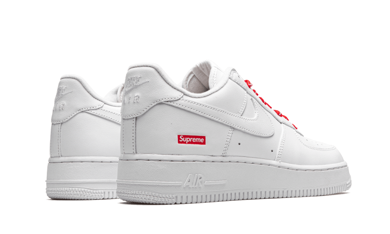 air-force-1-low-white-supreme-basketsold