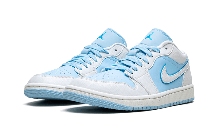 air-jordan-1-low-se-reverse-ice-blue-basketsold