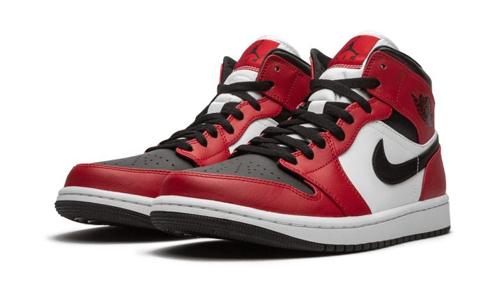 air-jordan-1-mid-chicago-black-toe-basketsold