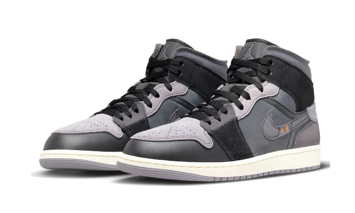 air-jordan-1-mid-inside-out-black-basketsold