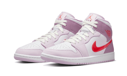 air-jordan-1-mid-valentines-day-2022-basketsold