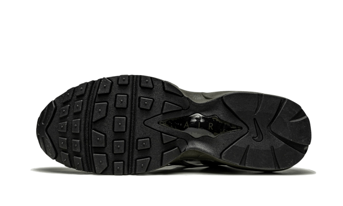 air-max-96-dark-army-supreme-basketsold