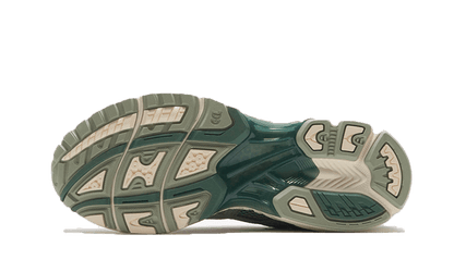 gel-kayano-14-olive-grey-basketsold