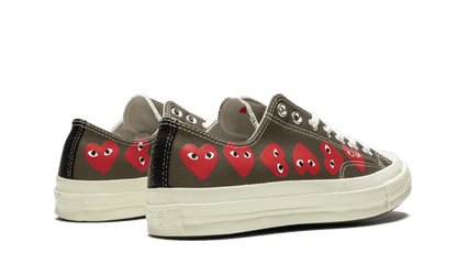 chuck-taylor-all-star-70s-ox-comme-des-garons-play-multi-heart-green-basketsold