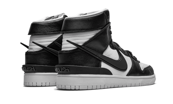 dunk-high-ambush-black-white-basketsold