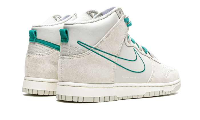 dunk-high-first-use-light-bone-green-noise-basketsold