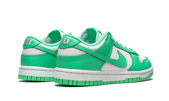 dunk-low-green-glow-basketsold