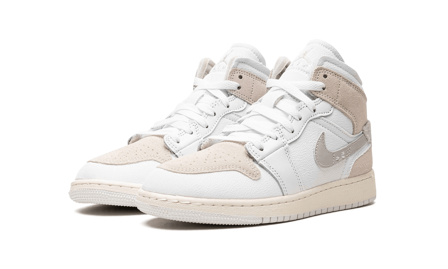 air-jordan-1-mid-se-craft-inside-out-white-grey-basketsold