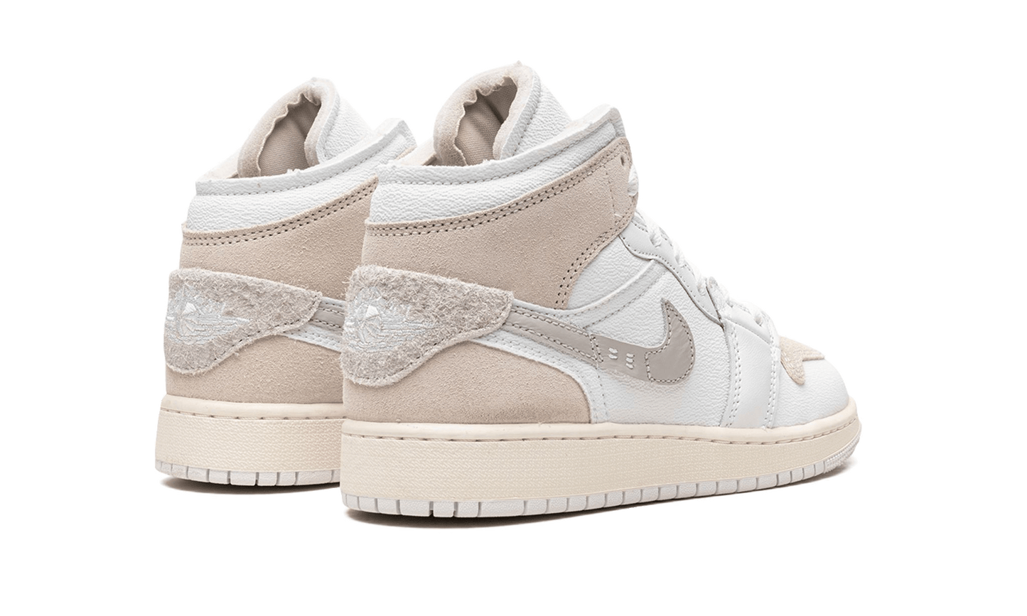 air-jordan-1-mid-se-craft-inside-out-white-grey-basketsold