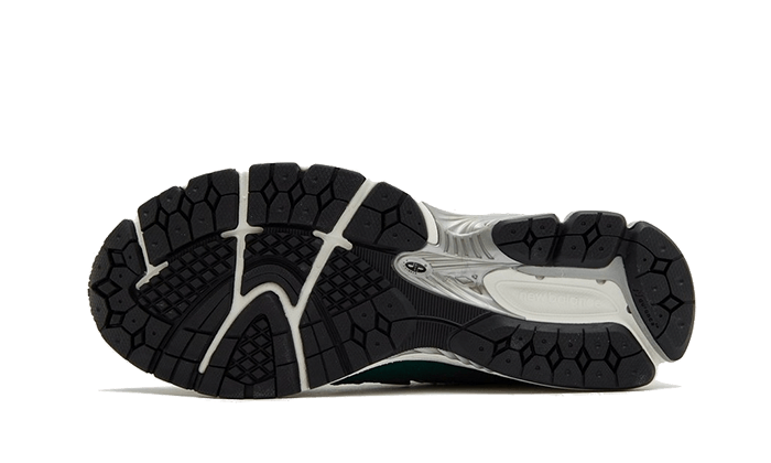 1906r-green-suede-metallic-silver-basketsold