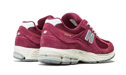 2002r-suede-pack-red-wine-basketsold