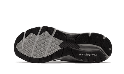 990-v3-grey-20192021-basketsold