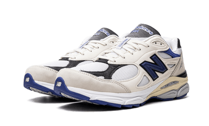 990v3---made-in-usa-cream-blue-basketsold