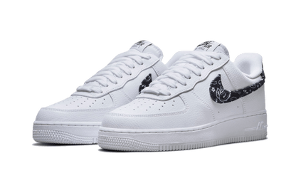 air-force-1-low-07-essential-white-black-paisley-basketsold