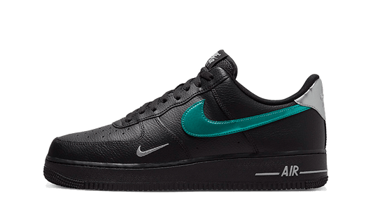 air-force-1-low-black-blue-lightning-basketsold