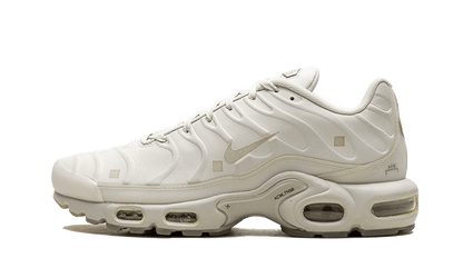 air-max-plus-a-cold-wall-platinum-tint-basketsold