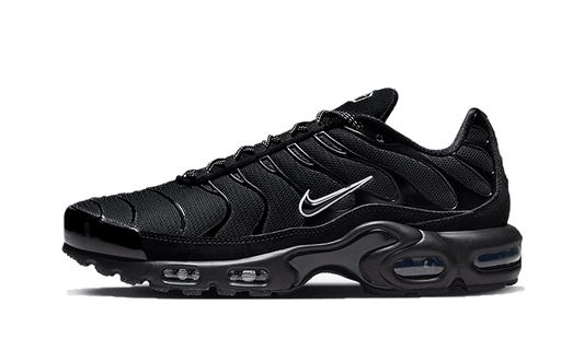 air-max-plus-black-blue-red-basketsold