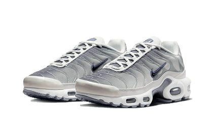 air-max-plus-sail-grey-basketsold