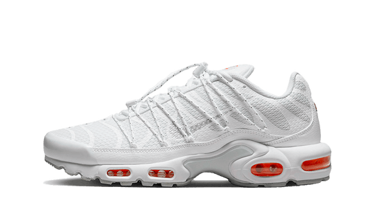 air-max-plus-utility-white-safety-orange-basketsold