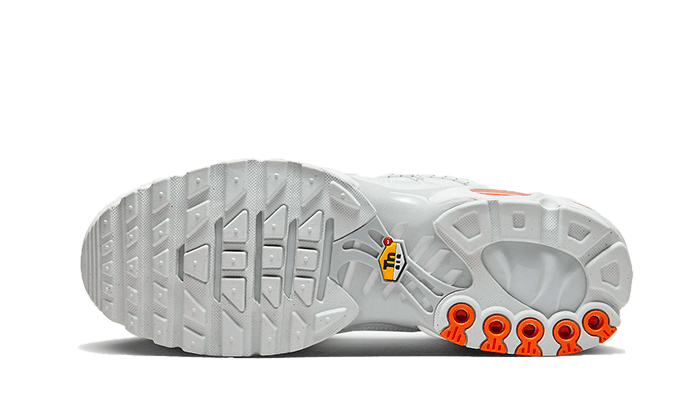 air-max-plus-utility-white-safety-orange-basketsold