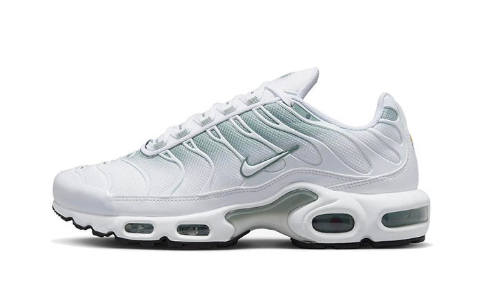 air-max-plus-white-mica-green-basketsold